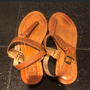 Frye Women’s Size 6.5M leather sandals.